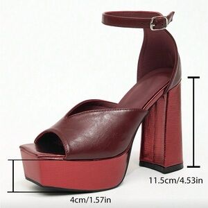 Platform Chunky Heels size 8 women’
Burgundy